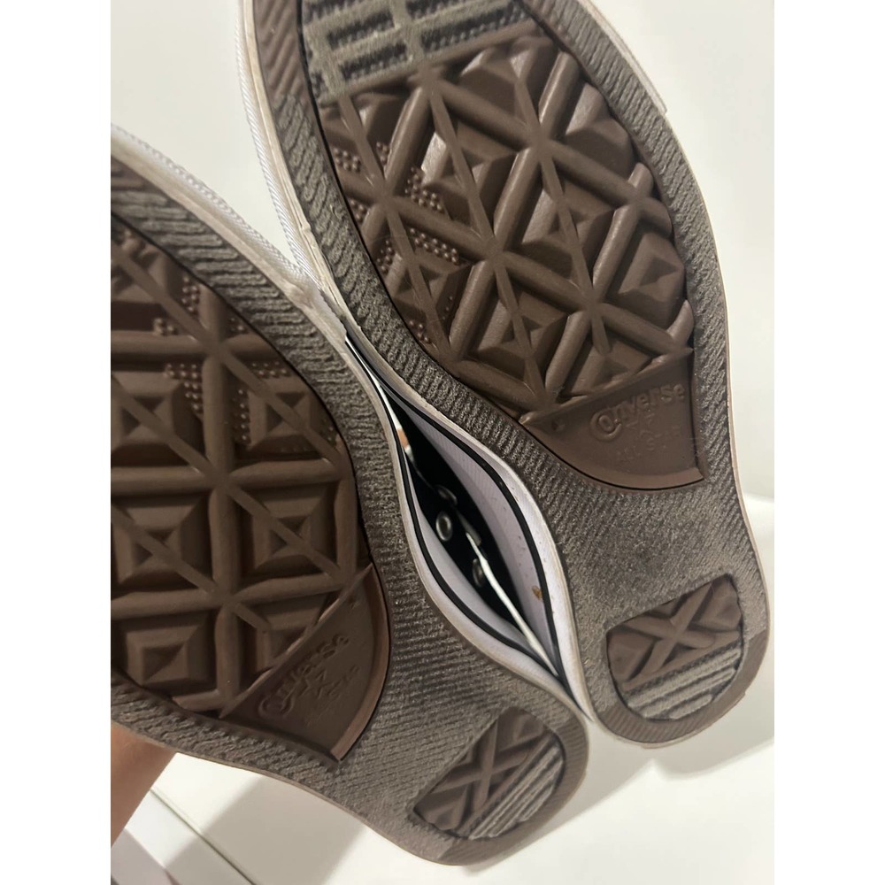 Converse Womens *Size 6* - Picture 4 of 4